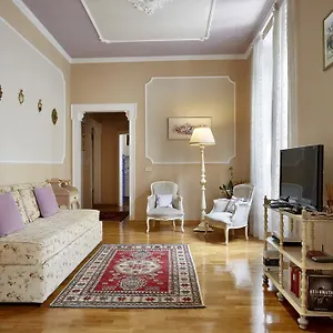 Apartment Montanelli, Florence